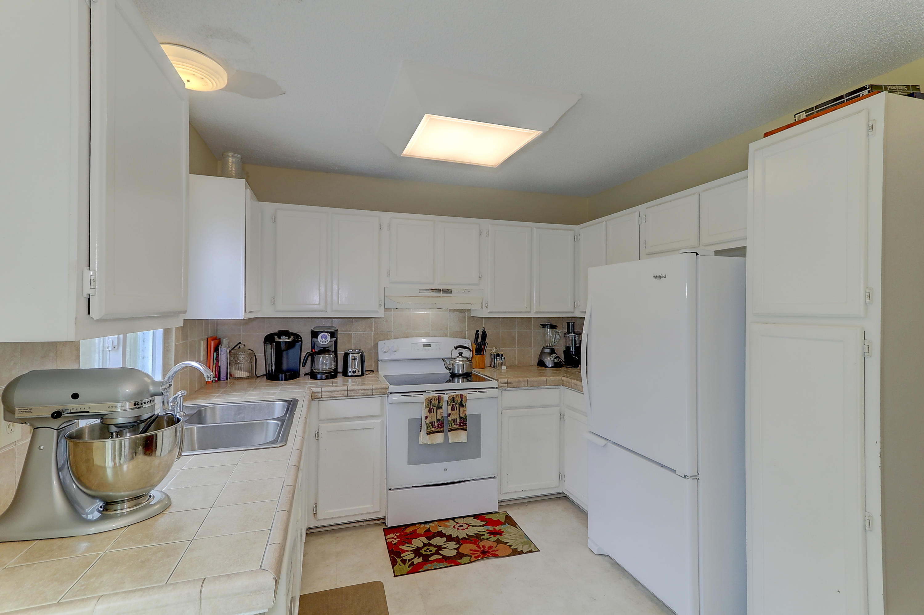 474 Indigo Road Goose Creek, SC 29445 - Photo 9 of 21 Kitchen