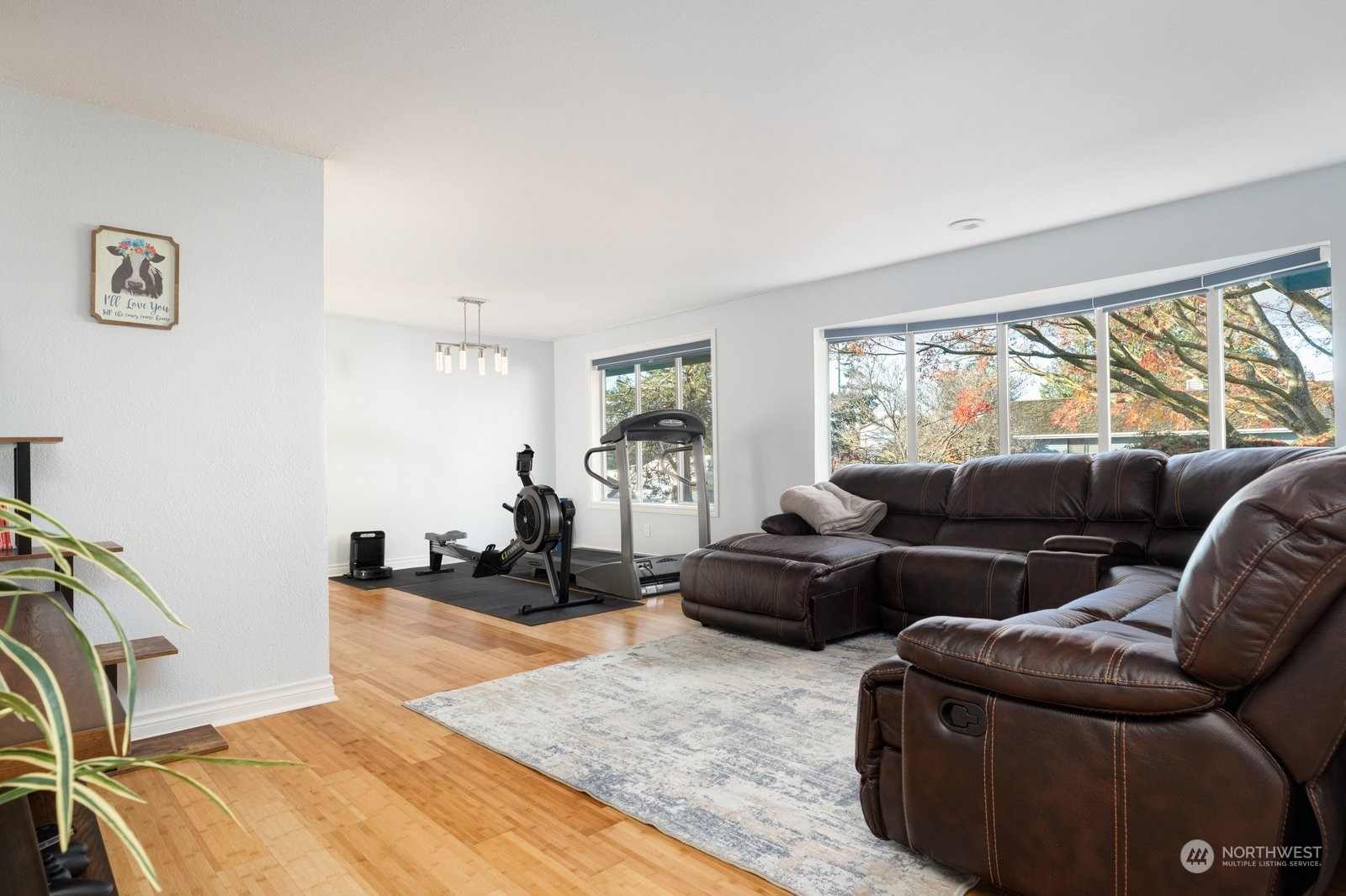 1450 Southwest Islander Lane Oak Harbor, WA 98277 - Photo 15 of 40 a living room with furniture and a flat screen tv