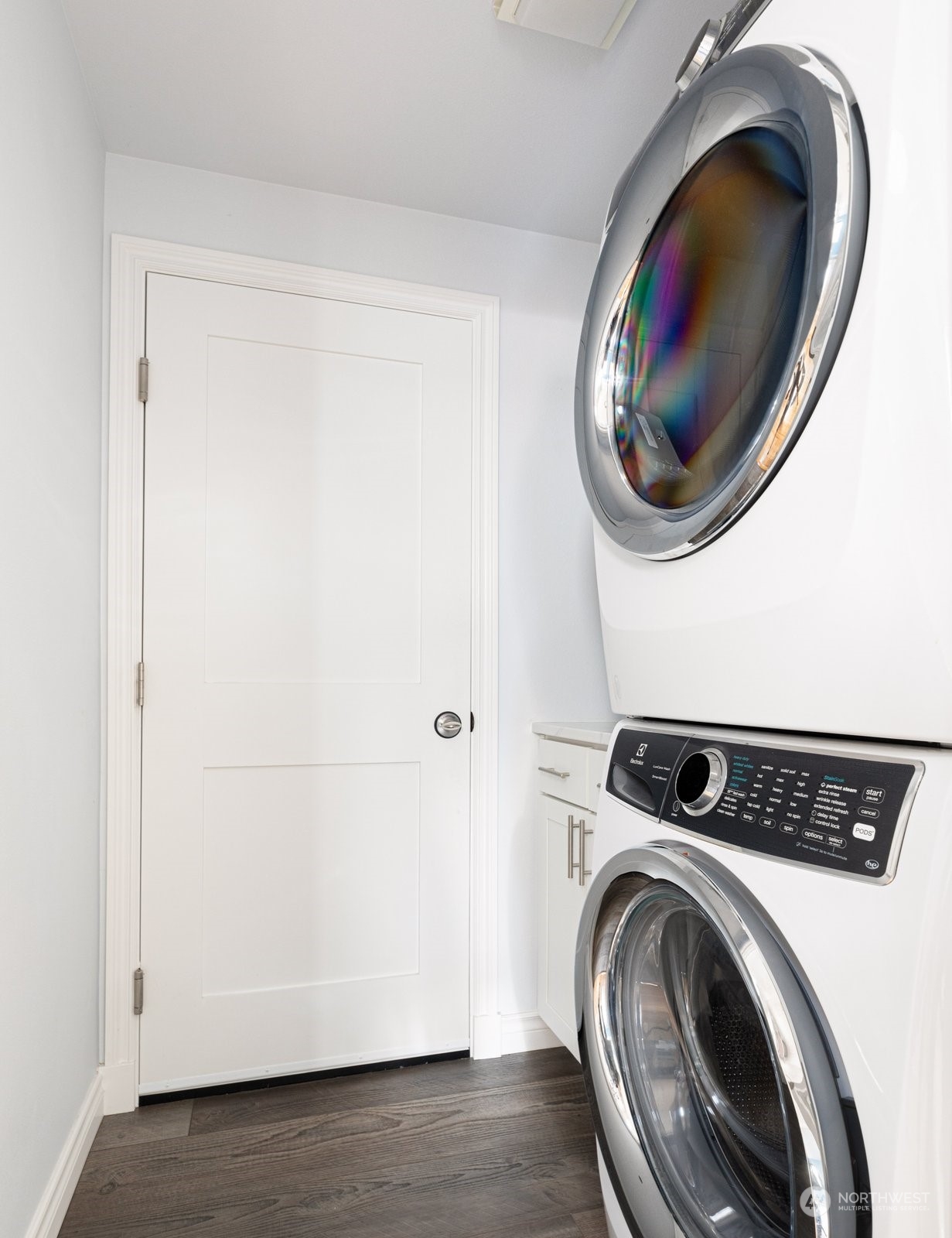 1450 Southwest Islander Lane Oak Harbor, WA 98277 - Photo 33 of 40 a utility room with dryer and washer