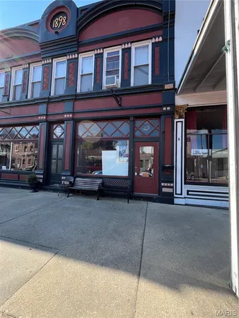 $795 | 224 West St Louis Street, Unit B, Lebanon, IL 62254