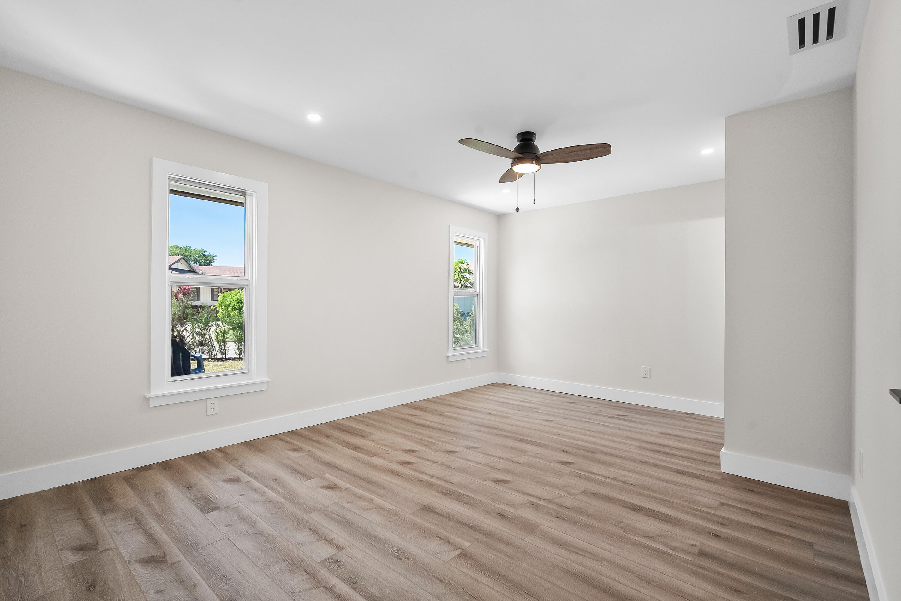 5722 Southeast Miles Grant Road Stuart, FL 34997 - Photo 21 of 37 DSC00644
