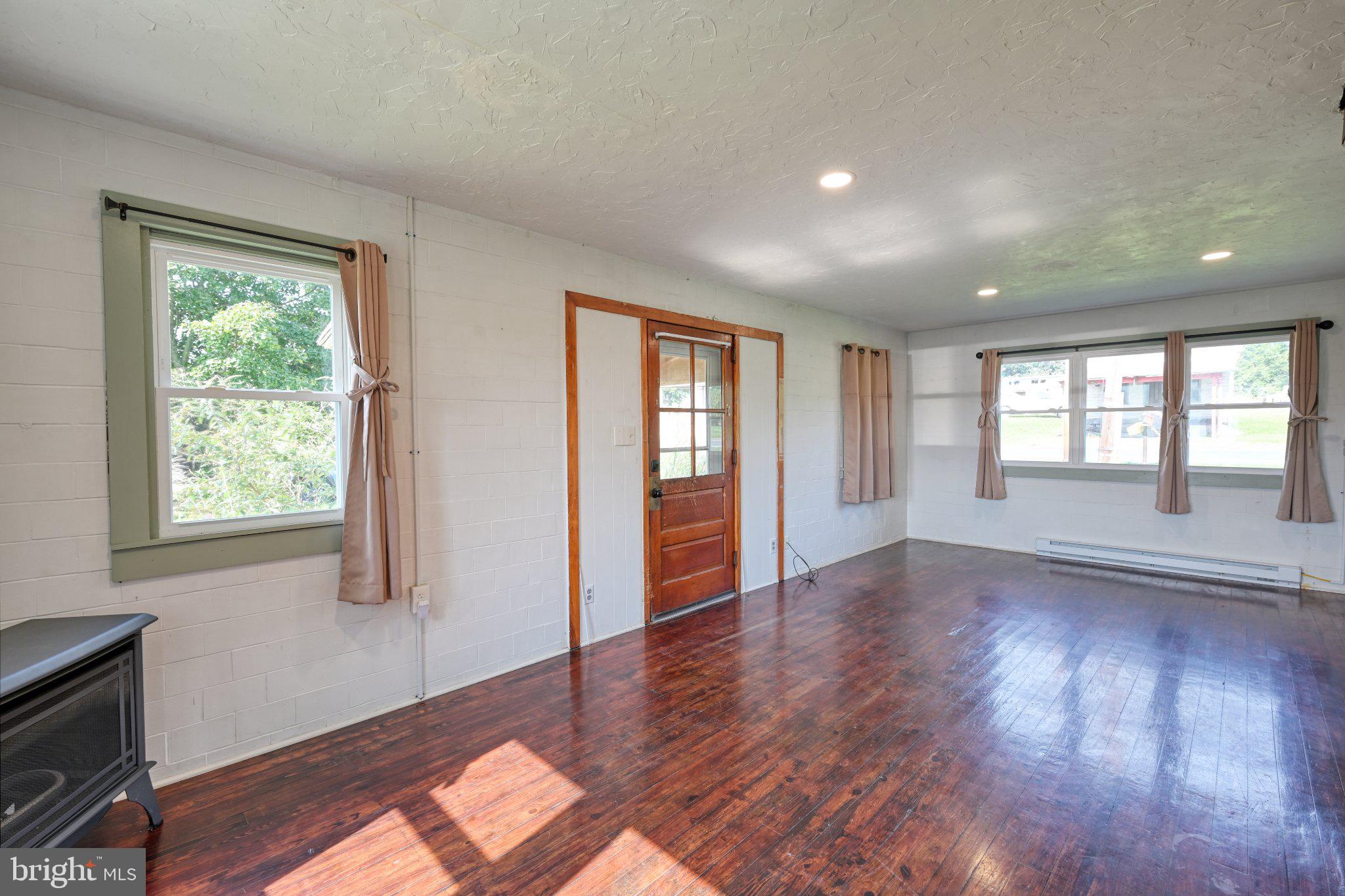 528 Jonestown Road Jonestown, PA 17038 - Photo 3 of 27 Gallery Image 3