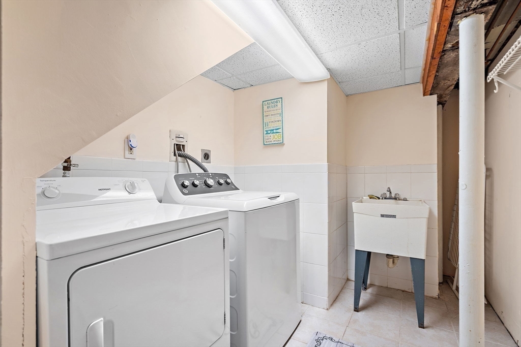 54 Clements Road Waltham, MA 02453 - Photo 23 of 36 Gallery Image 23