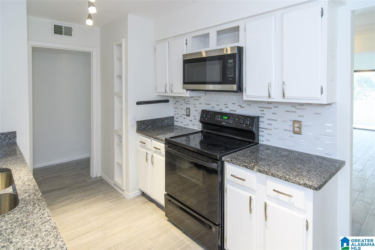 305 Running Brook Road, Unit 305 Hoover, AL 35226 - Photo 5 of 36