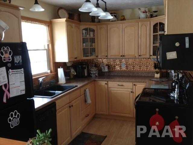 1416 James Road Pekin, IL 61554 - Photo 4 of 20 Gallery Image 4