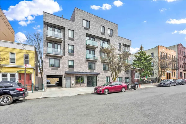 $780,000 | 23-43 31st Road, Unit 3B | Astoria