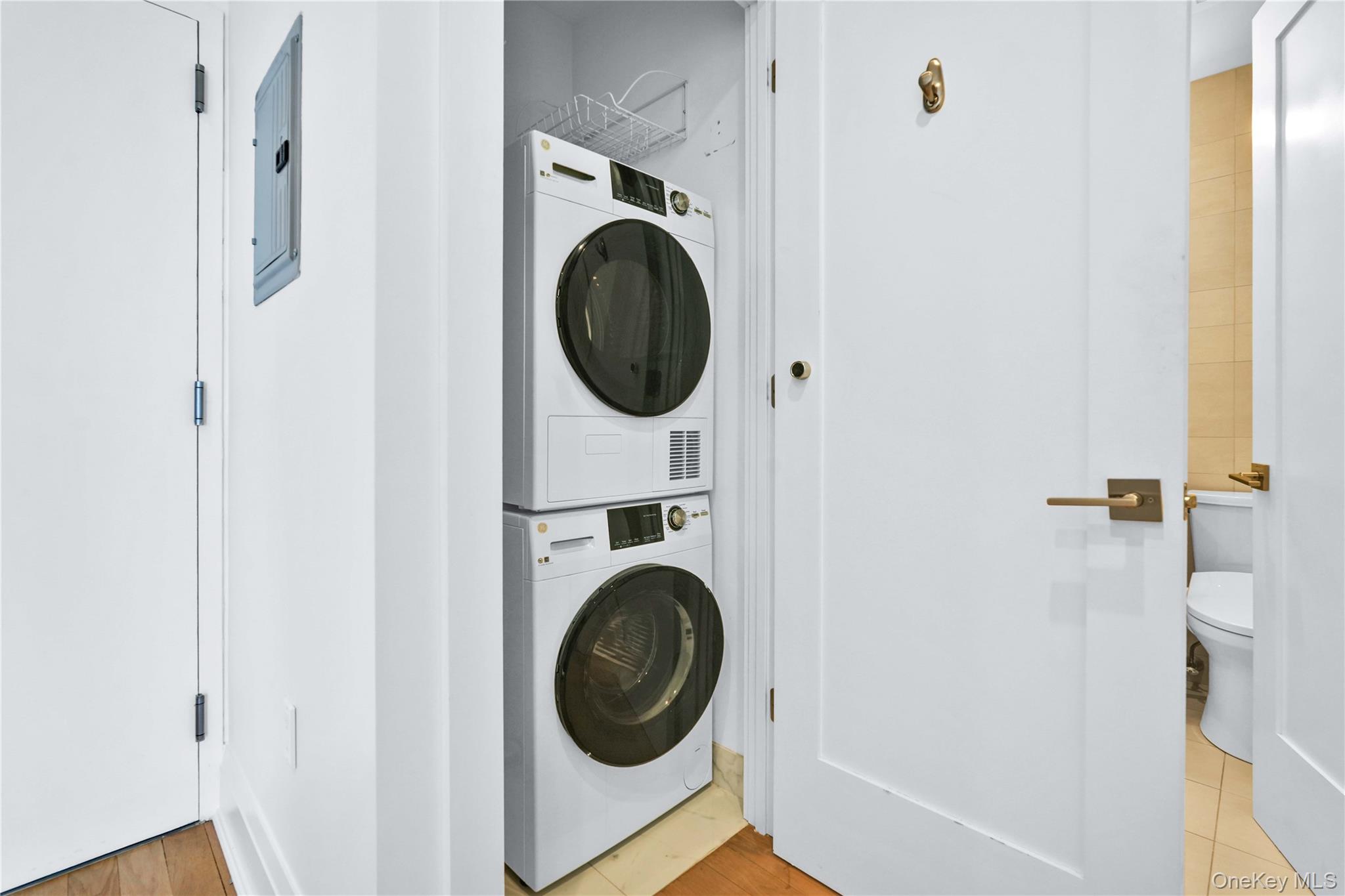 23-43 31st Road, Unit 3B Queens, NY 11106 - Photo 15 of 17