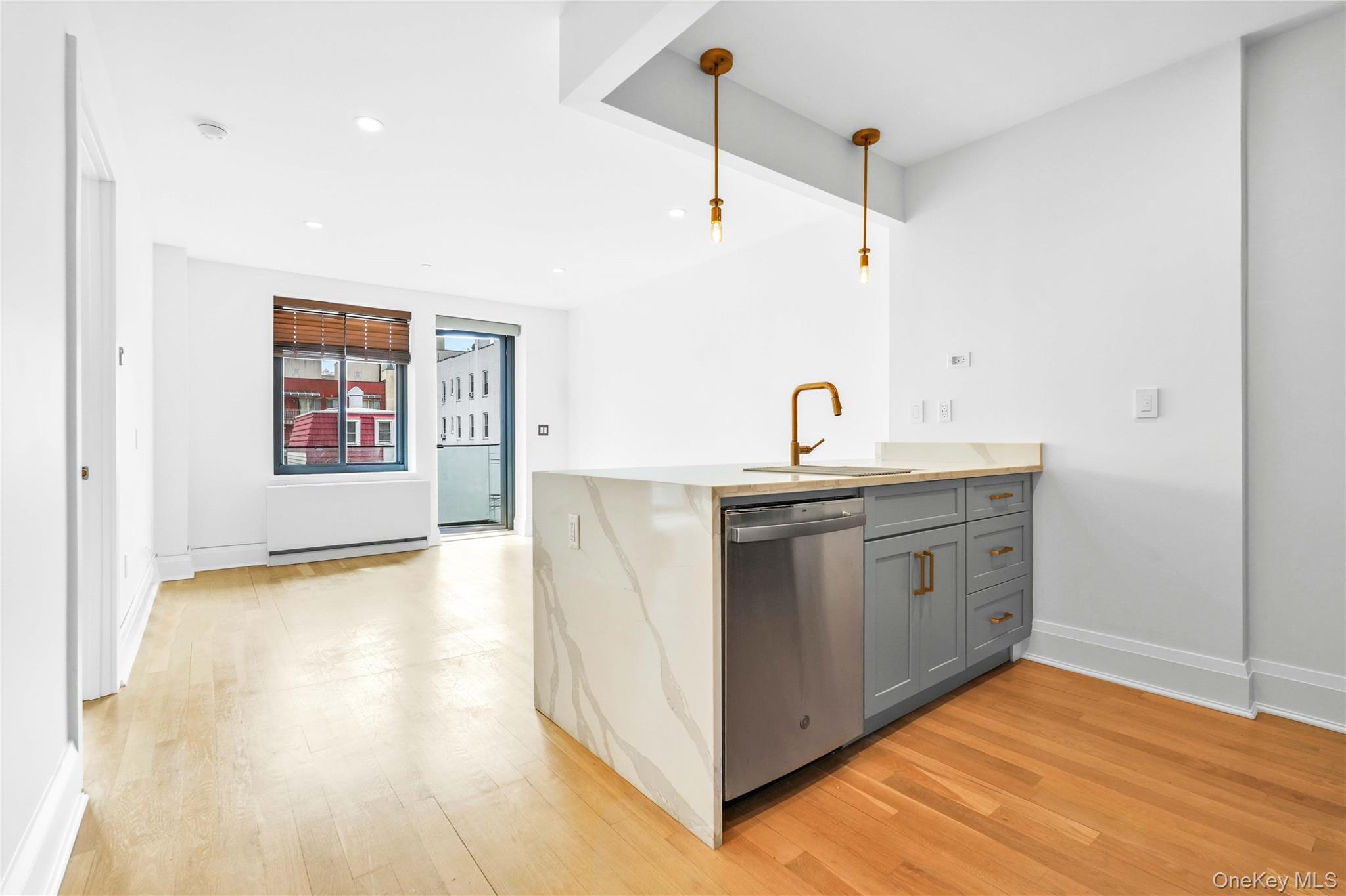 23-43 31st Road, Unit 3B Queens, NY 11106 - Photo 3 of 17