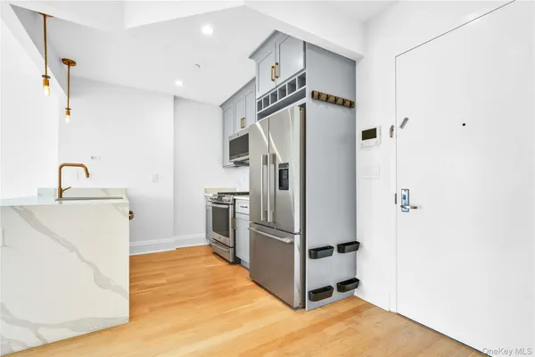 $780,000 | 23-43 31st Road, Unit 3B | Astoria