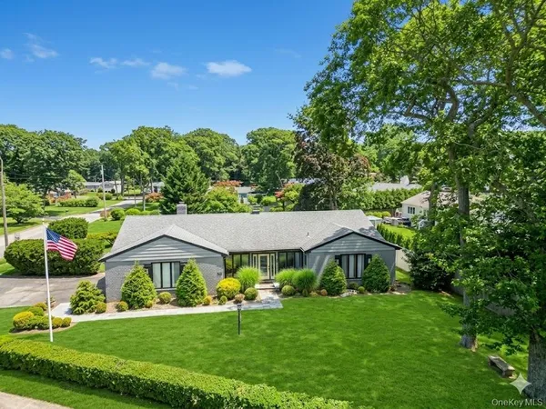 $1,245,000 | 386 Mill Road, Westhampton, NY 11977