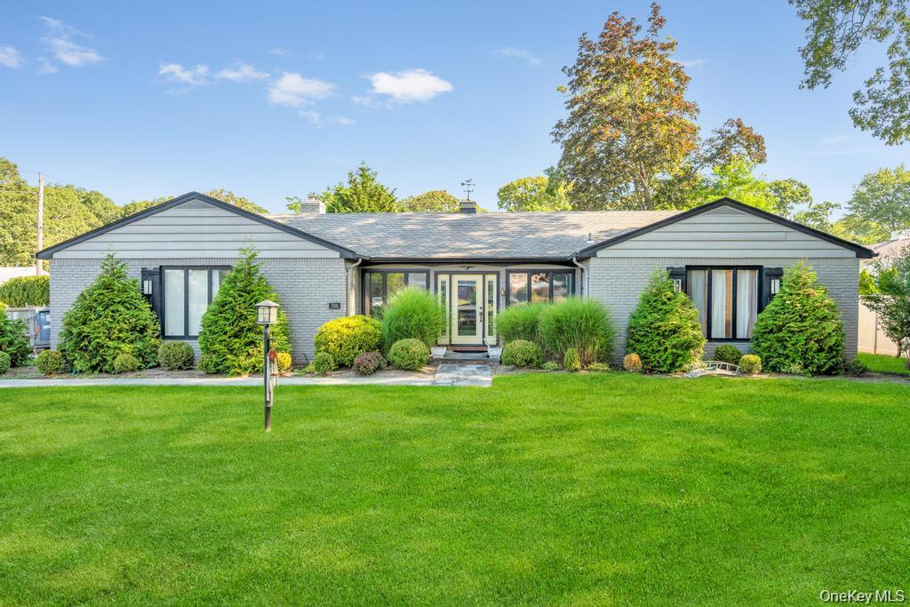 386 Mill Road Westhampton, NY 11977 - Photo 2 of 24