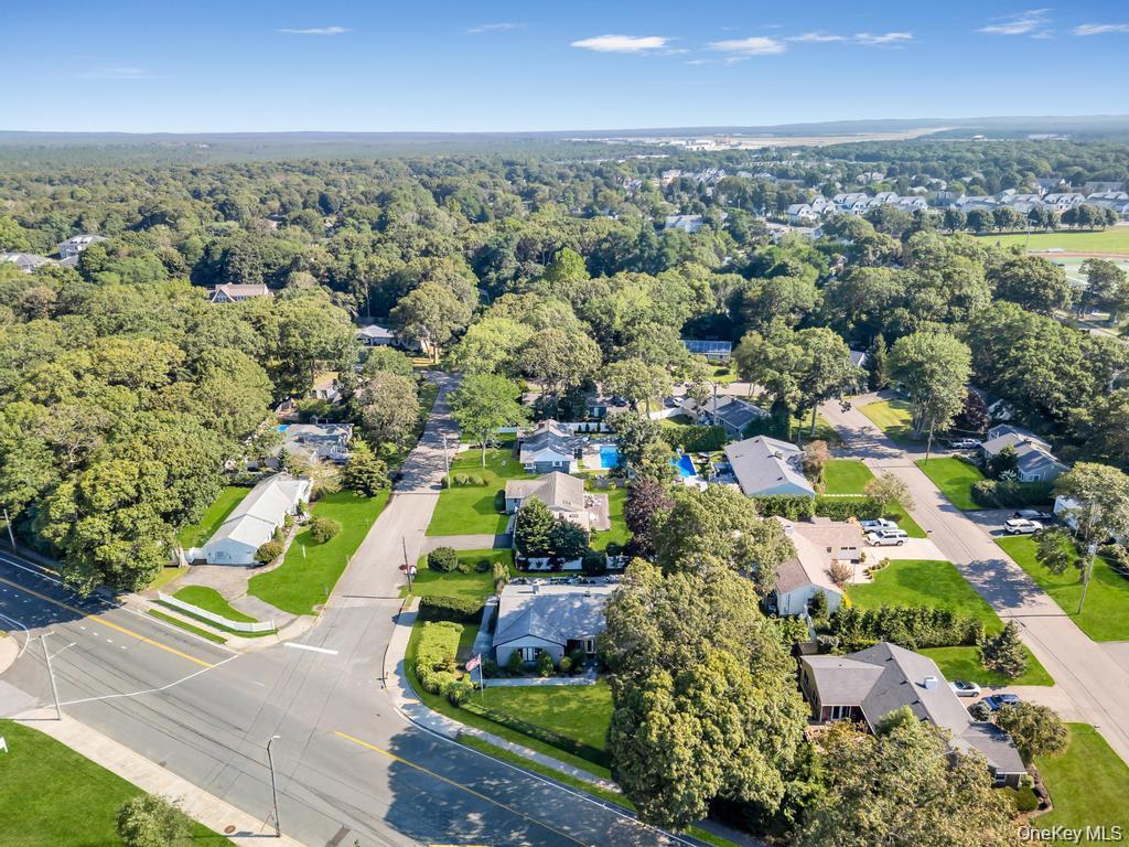 386 Mill Road Westhampton, NY 11977 - Photo 3 of 24