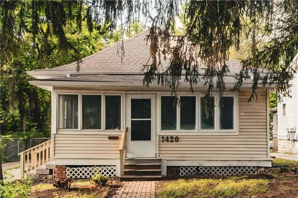 $189,900 | 1420 West Walnut Street, Independence, MO 64050