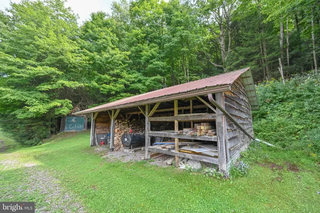 $968,000 | 2527 Pigs Ear Road, Grantsville, MD 21536
