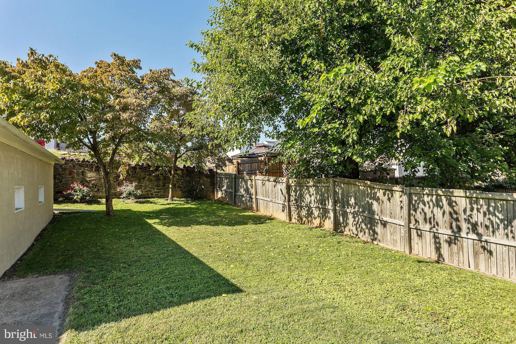 824 North Point Road Baltimore, MD 21224 - Photo 16 of 16 Exterior (Rear)