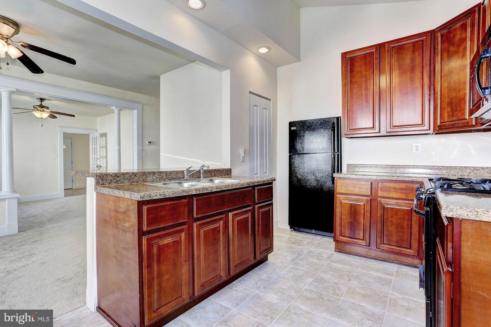 824 North Point Road Baltimore, MD 21224 - Photo 6 of 16 Kitchen