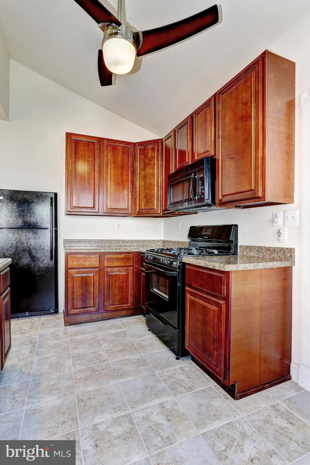 824 North Point Road Baltimore, MD 21224 - Photo 9 of 16 Kitchen