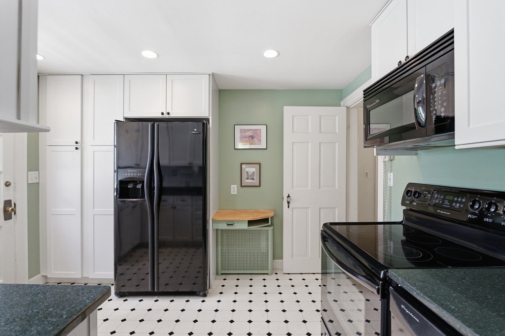 349 Lincoln Road Walpole, MA 02081 - Photo 6 of 23