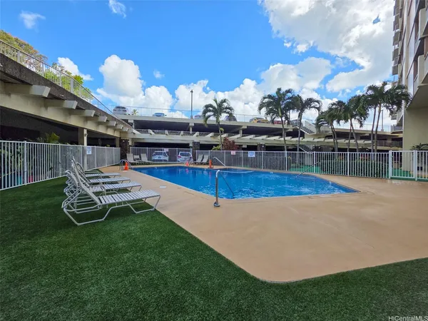$2,100 | 98-450 Koauka Loop, Unit 711, Aiea, HI 96701