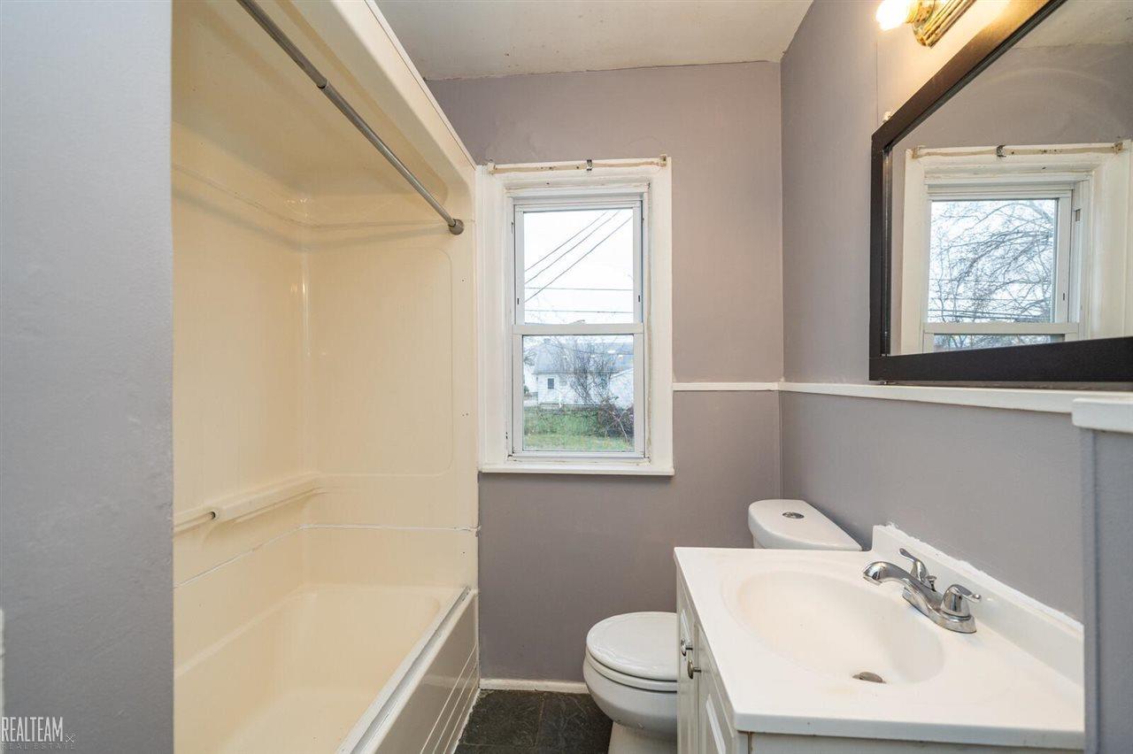 21786 Cushing Avenue Eastpointe, MI 48021 - Photo 13 of 21