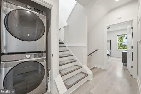 $1,050,000 | 1015 South Taylor Court, Arlington, VA 22204