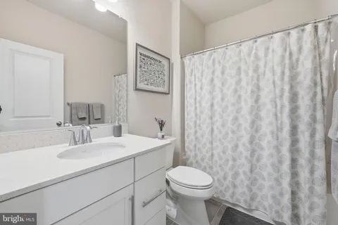 $1,050,000 | 1015 South Taylor Court, Arlington, VA 22204