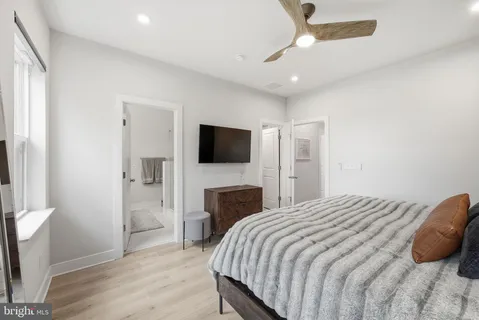$1,050,000 | 1015 South Taylor Court, Arlington, VA 22204