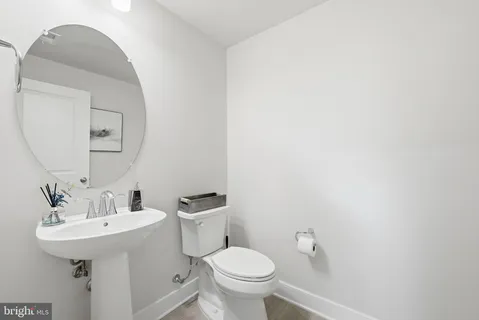 $1,050,000 | 1015 South Taylor Court, Arlington, VA 22204
