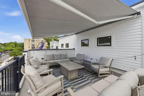 $1,050,000 | 1015 South Taylor Court, Arlington, VA 22204