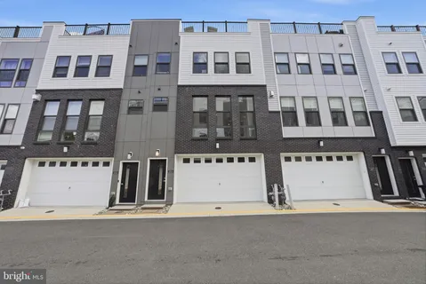 $1,050,000 | 1015 South Taylor Court, Arlington, VA 22204