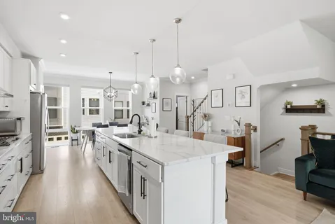 $1,050,000 | 1015 South Taylor Court, Arlington, VA 22204