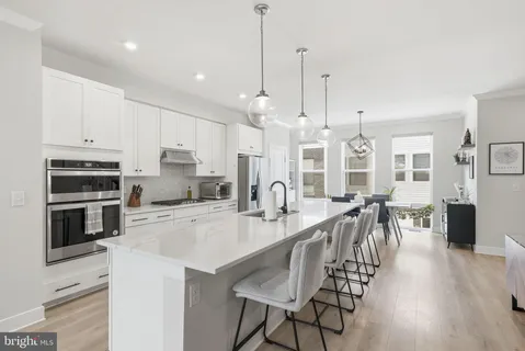 $1,050,000 | 1015 South Taylor Court, Arlington, VA 22204