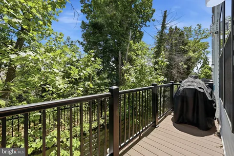 $1,050,000 | 1015 South Taylor Court, Arlington, VA 22204