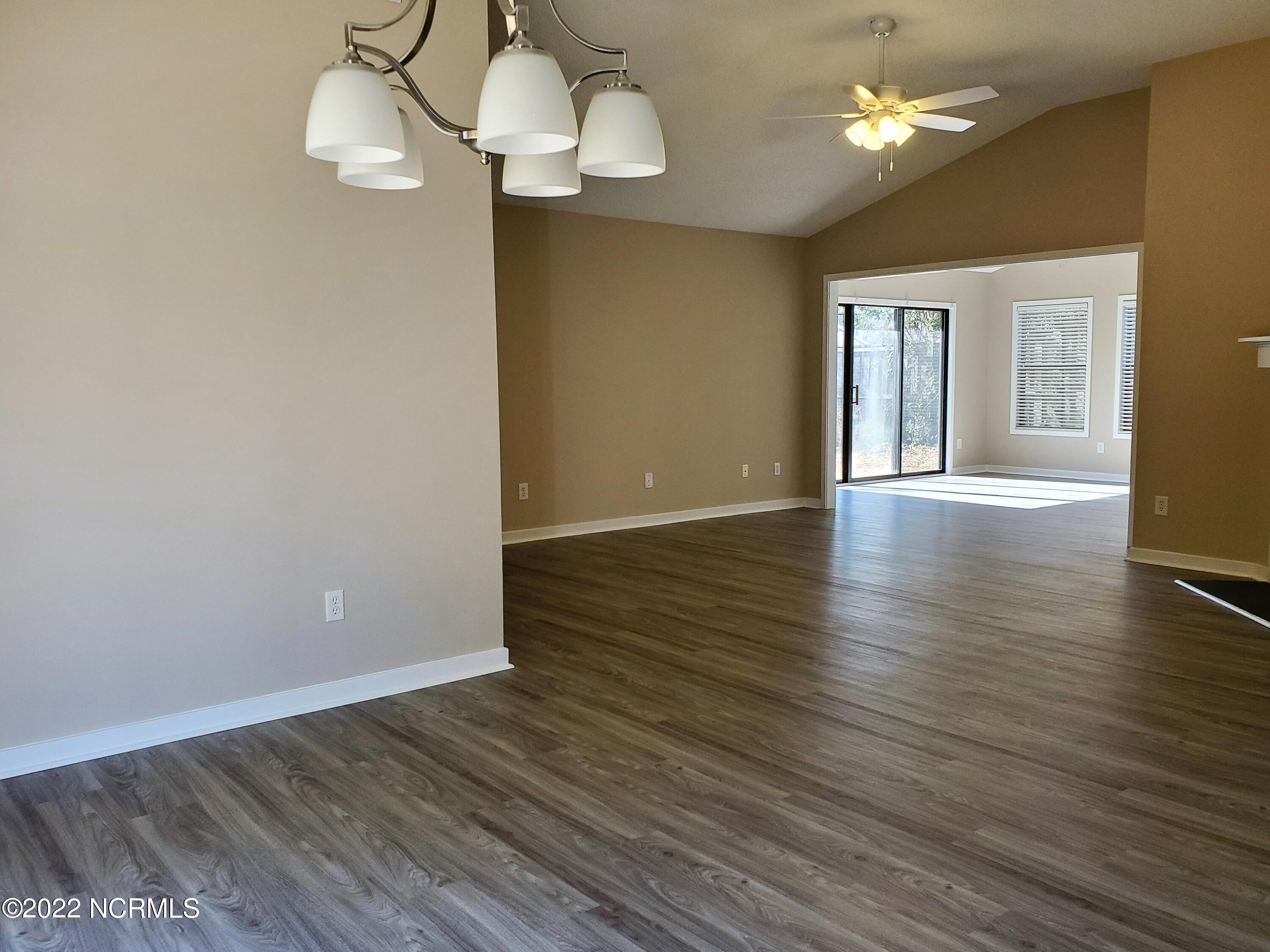 7212 Trailmark Road Wilmington, NC 28405 - Photo 3 of 24 Dining View