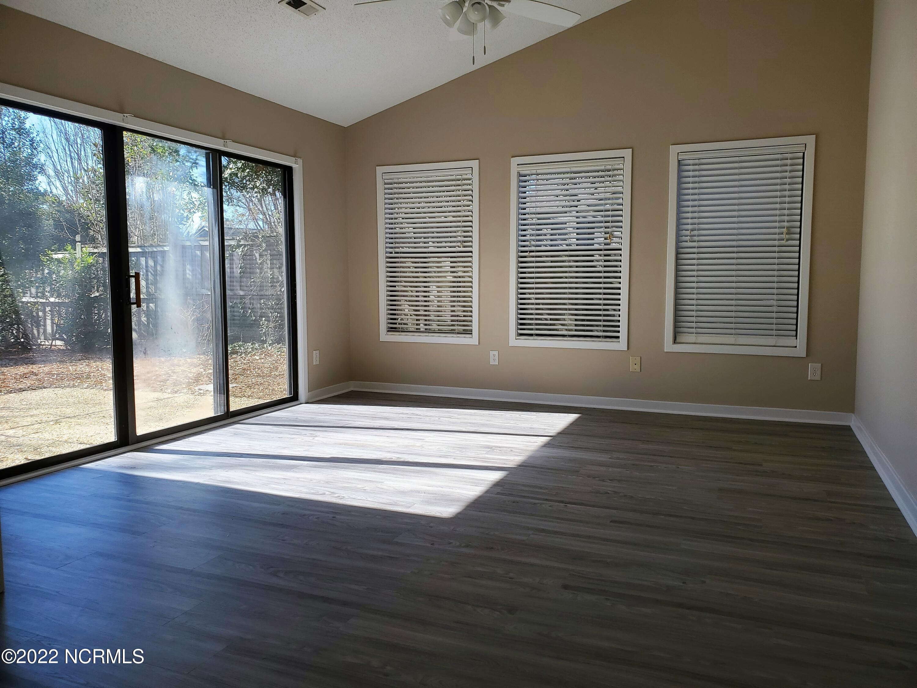 7212 Trailmark Road Wilmington, NC 28405 - Photo 6 of 24 Sun Room
