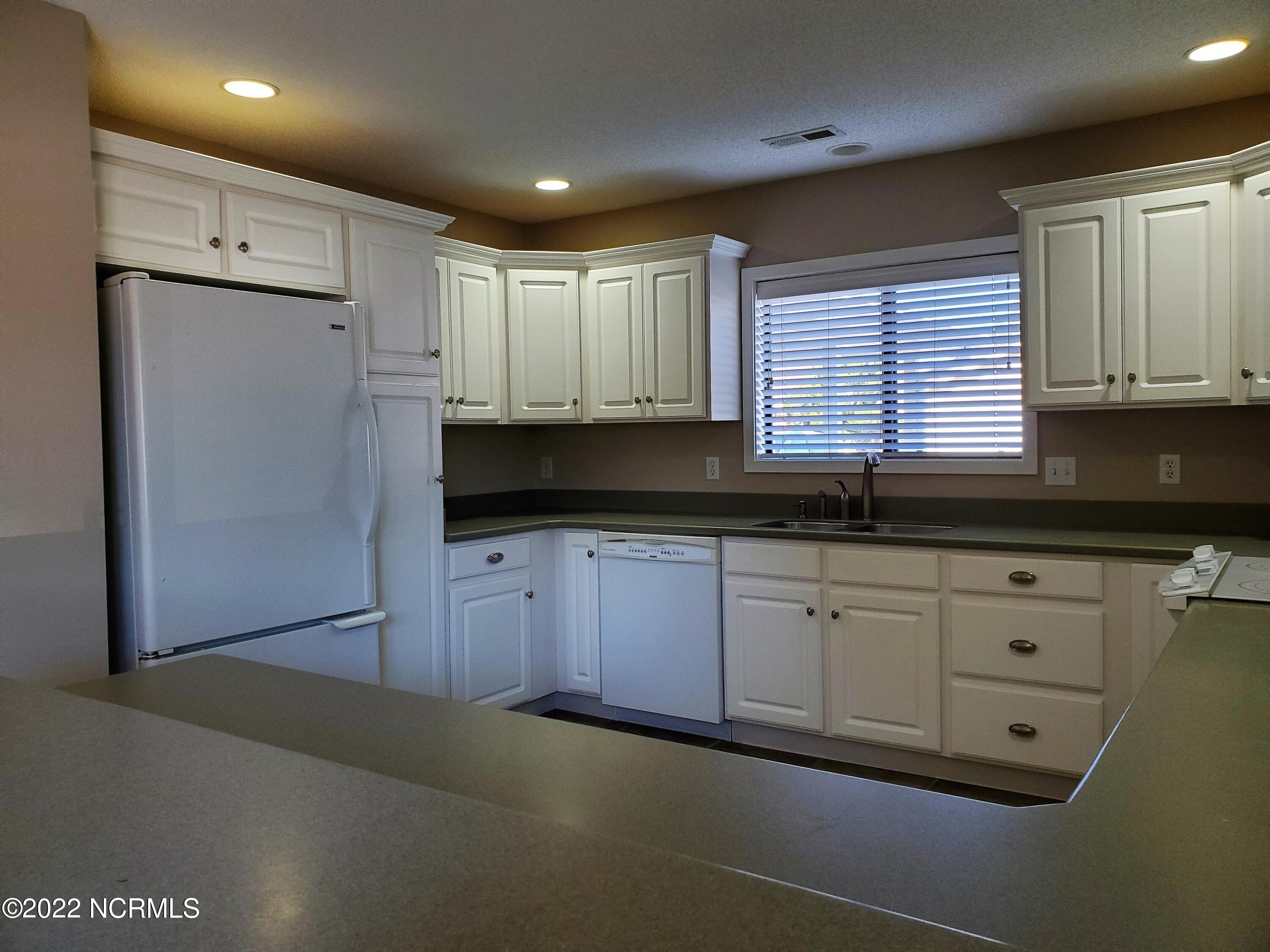7212 Trailmark Road Wilmington, NC 28405 - Photo 8 of 24 Kitchen 1 (5)