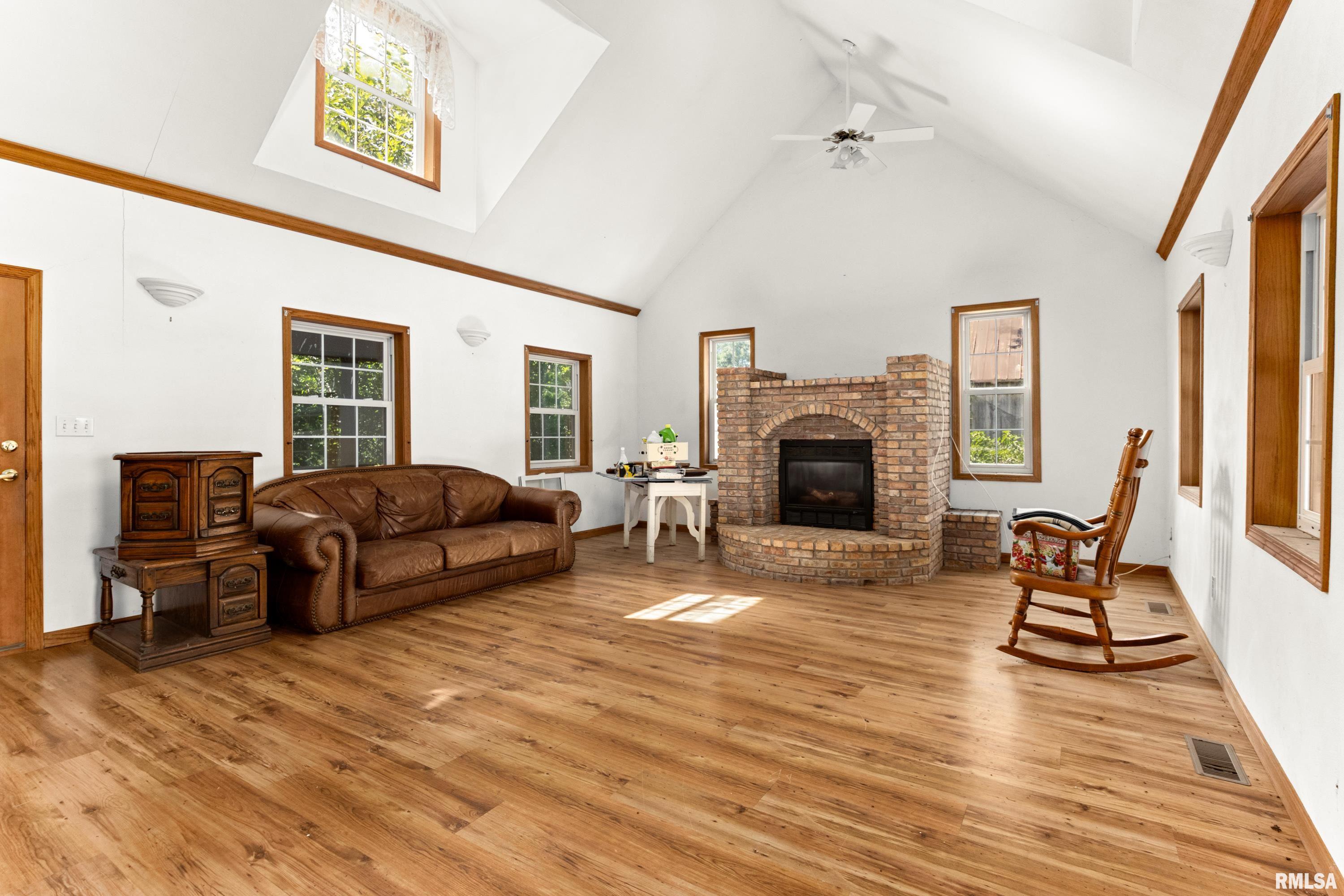 3074 Cole Hollow Road Pekin, IL 61554 - Photo 9 of 33 Gallery Image 9
