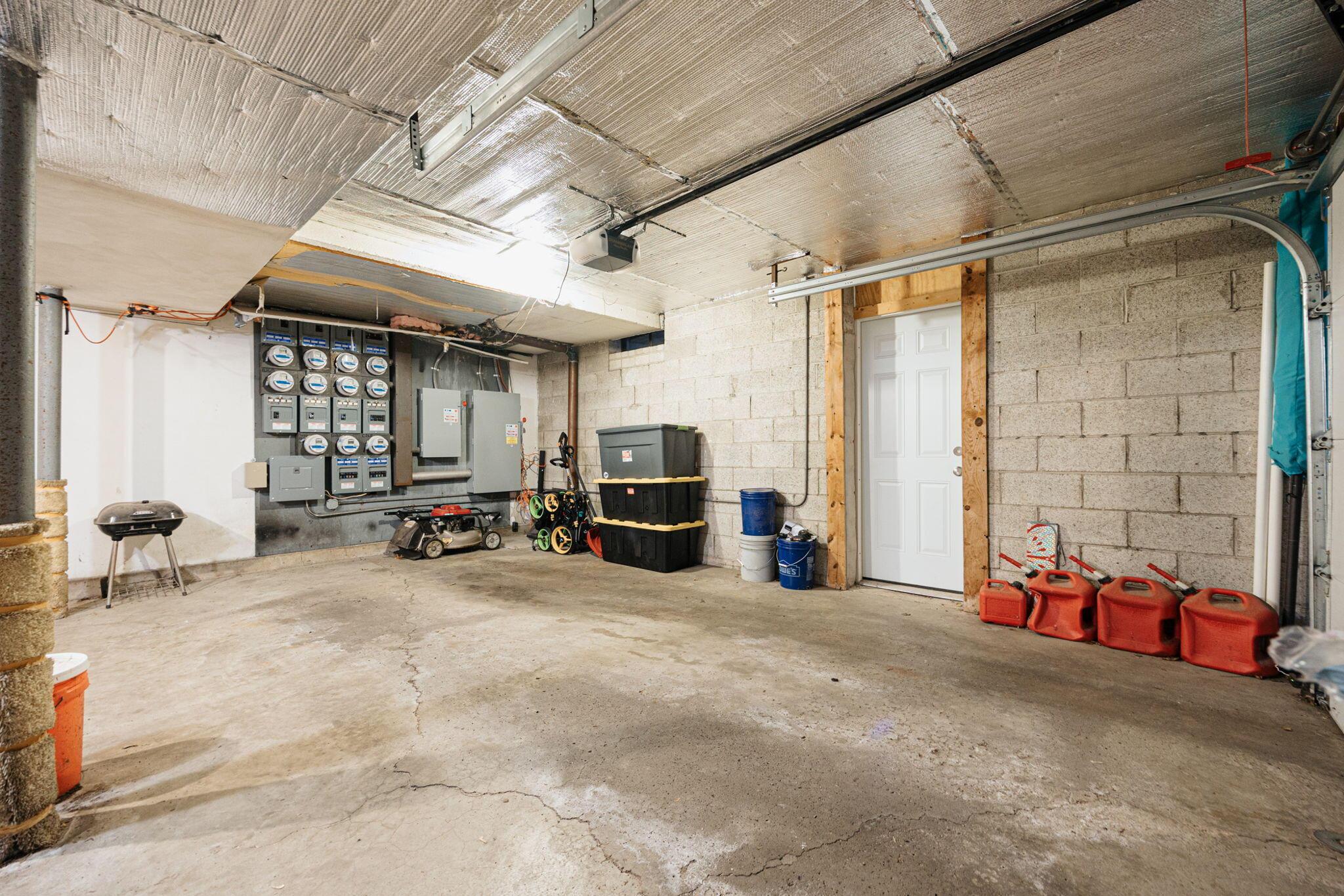 2611 Charing Road, Unit D Columbus, OH 43221 - Photo 34 of 51 34-web-or-mls-2611 Charing Road 034