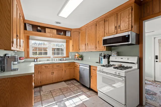 $475,000 | 12489 Round O Road, Round O, SC 29474