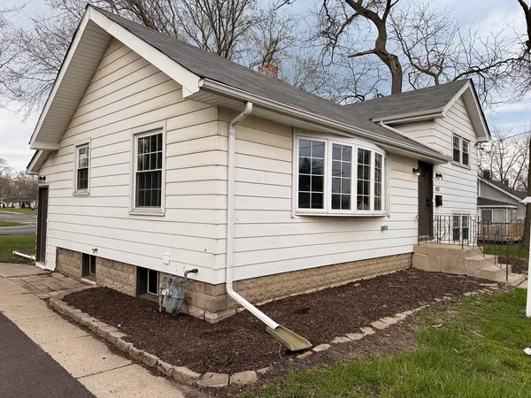 $230,700 | 428 East 156th Place, South Holland, IL 60473
