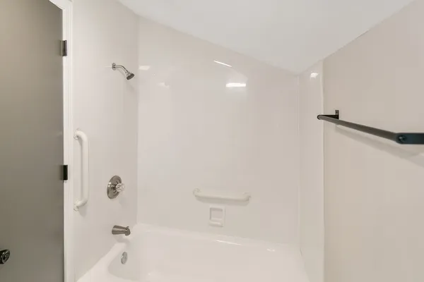 $230,700 | 428 East 156th Place, South Holland, IL 60473