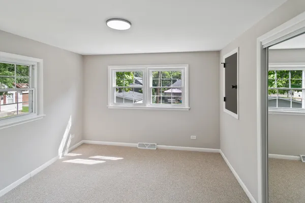 $230,700 | 428 East 156th Place, South Holland, IL 60473