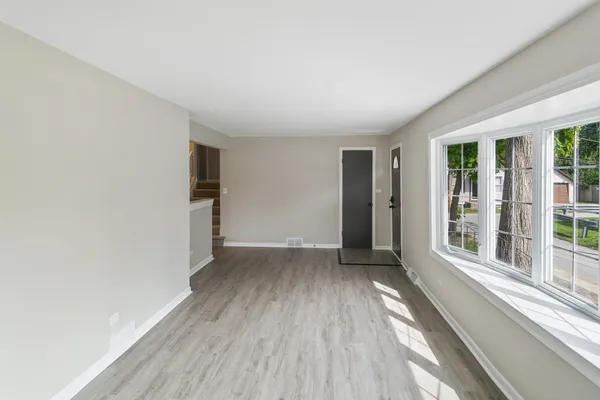 $230,700 | 428 East 156th Place, South Holland, IL 60473