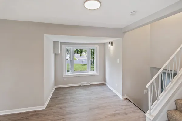 $230,700 | 428 East 156th Place, South Holland, IL 60473