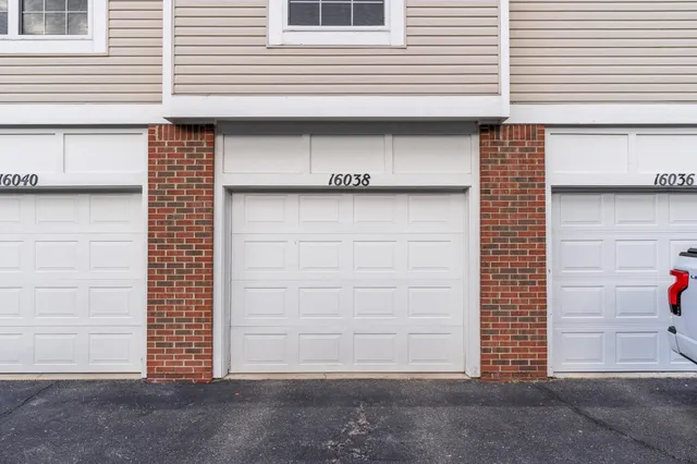 $284,900 | 16038 Morningside, Northville, MI 48168