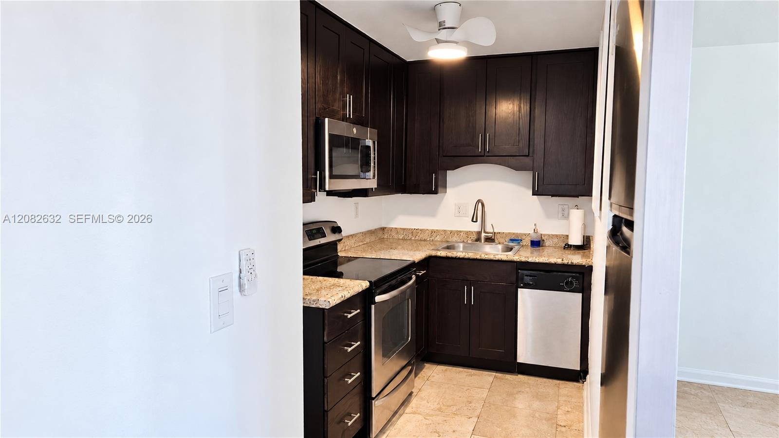 3000 Riomar Street, Unit 701 Fort Lauderdale, FL 33304 - Photo 9 of 28 Gallery Image 9
