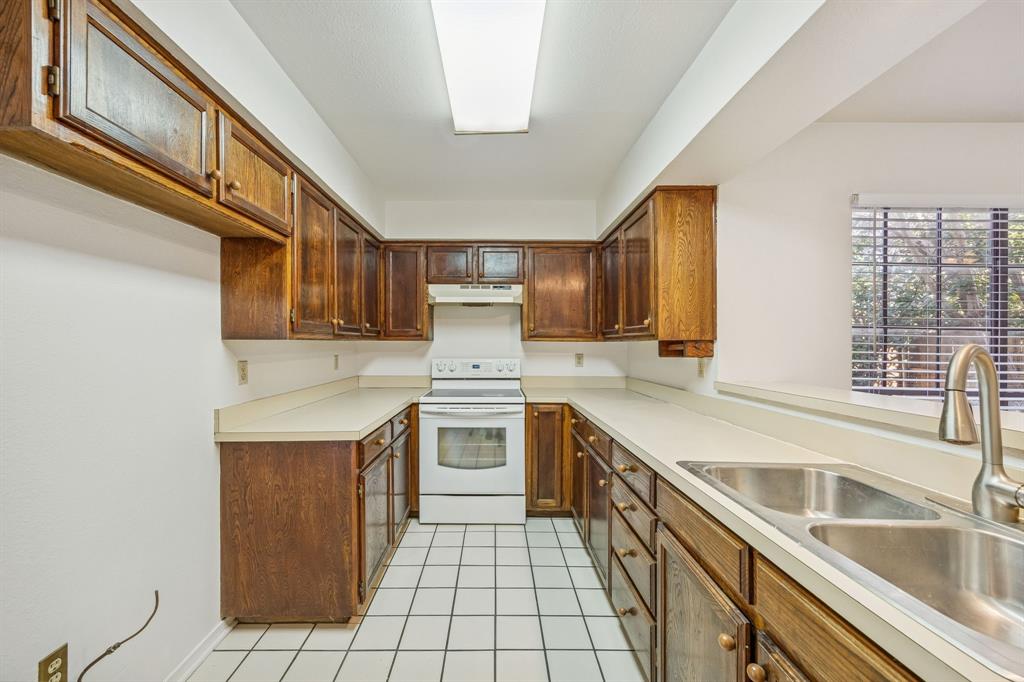 6504 Chicory Court, Unit R Dallas, TX 75214 - Photo 11 of 23