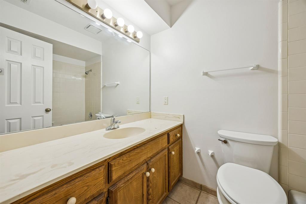 6504 Chicory Court, Unit R Dallas, TX 75214 - Photo 16 of 23 Second Full Bath