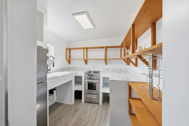 $2,995 | 308 Southwest 1st Street, Delray Beach, FL 33444