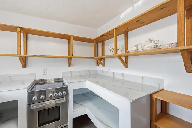 $2,995 | 308 Southwest 1st Street, Delray Beach, FL 33444